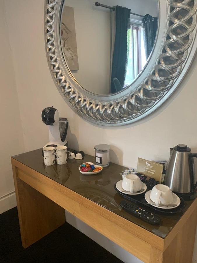 The Swan @ Stoford Hotel Ngoại thất bức ảnh A Nespresso coffee machine in a hotel room